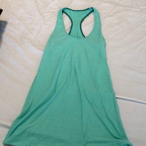 LIKE NEW LULULEMON SIZE 4